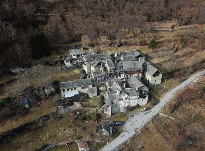 La Baita Di Francesca Montecrestese Exterior foto